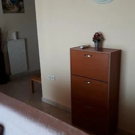 House Dilena Tsimtsiri *