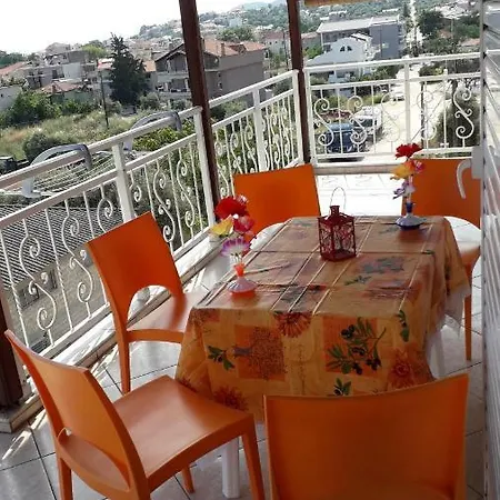 Дом отдыха House Dilena Tsimtsiri Лименария