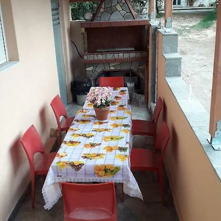 House Dilena Tsimtsiri Дом отдыха Лименария