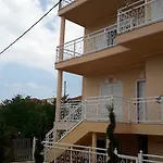 House Dilena Tsimtsiri *