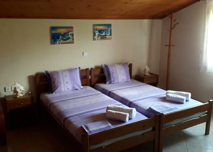 House Dilena Tsimtsiri Nyaraló *