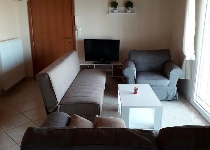 House Dilena Tsimtsiri Nyaraló *