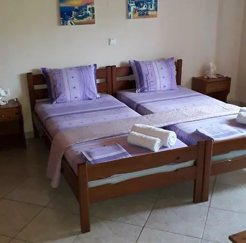 House Dilena Tsimtsiri Nyaraló *