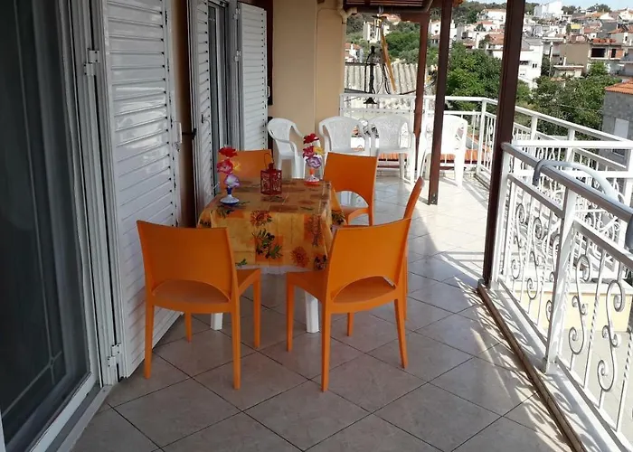 House Dilena Tsimtsiri