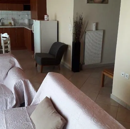 House Dilena Tsimtsiri *