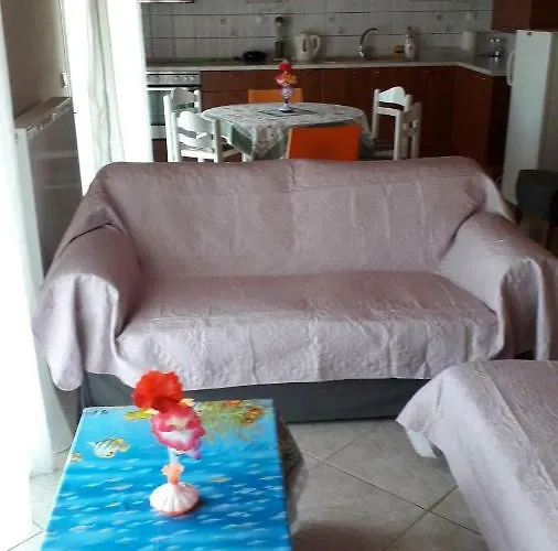 House Dilena Tsimtsiri 別荘